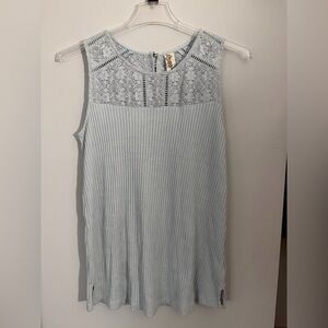 Aventura Sleeveless Blouse with Lace - Soft Blue